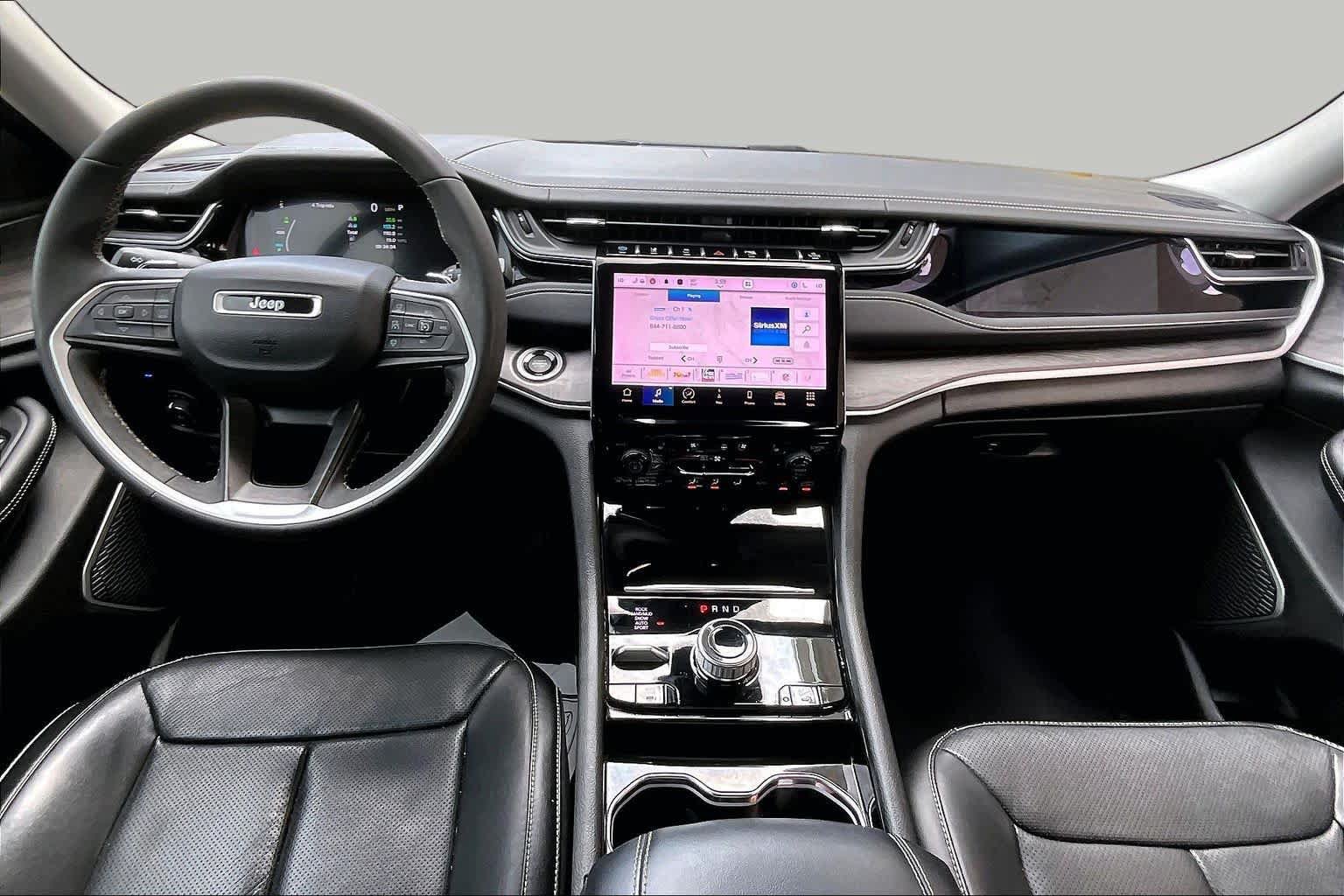 Used 2022 Jeep Grand Cherokee Limited 4xe w/ Luxury Tech Group II AWD/4WD image 16