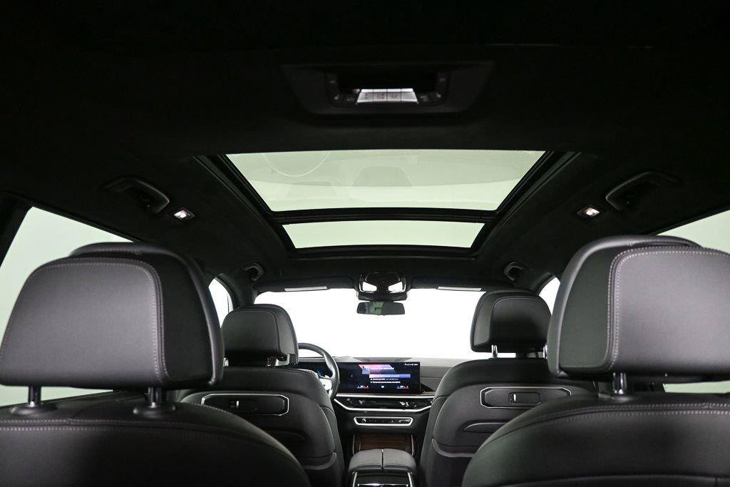 Used 2023 BMW X7 xDrive40i w/ Executive Package AWD/4WD image 19