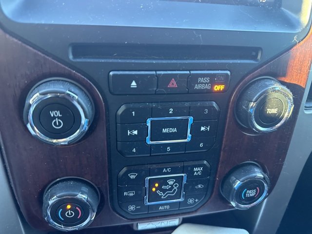 Used 2014 Ford F150 King Ranch w/ King Ranch Luxury Package image 17