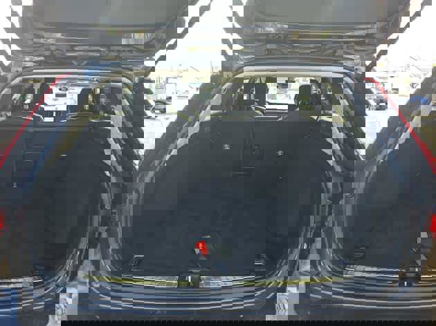 Used 2025 Volvo V60 B5 Cross Country Plus image 10