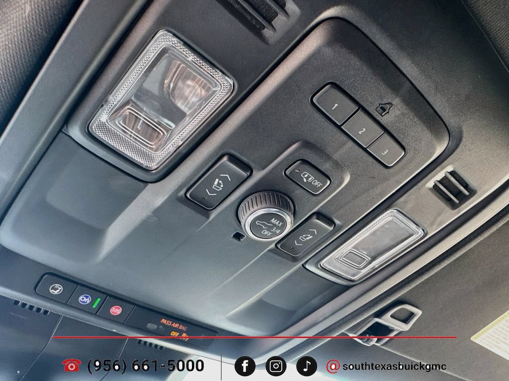 Used 2024 Cadillac Escalade Luxury RWD image 22