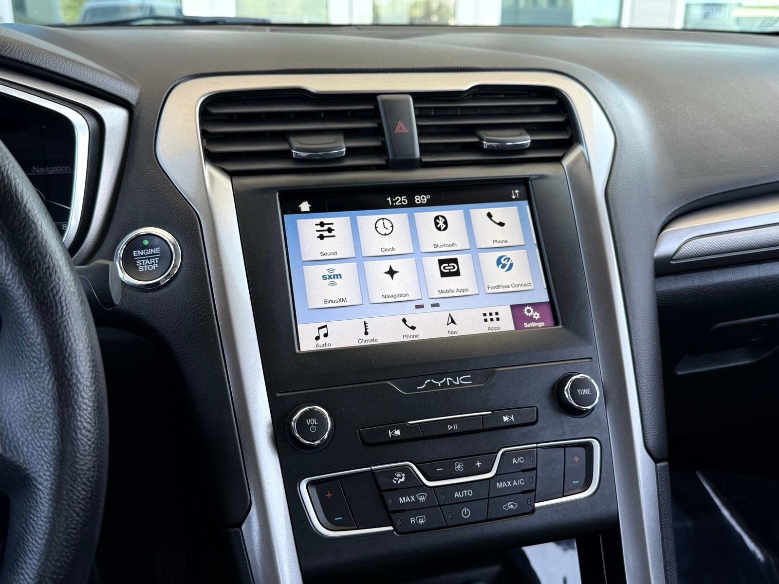 Used 2019 Ford Fusion SE image 34