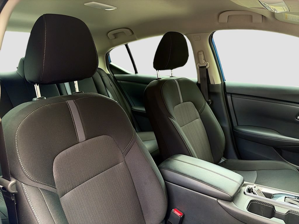 Used 2025 Nissan Sentra SV FWD image 26