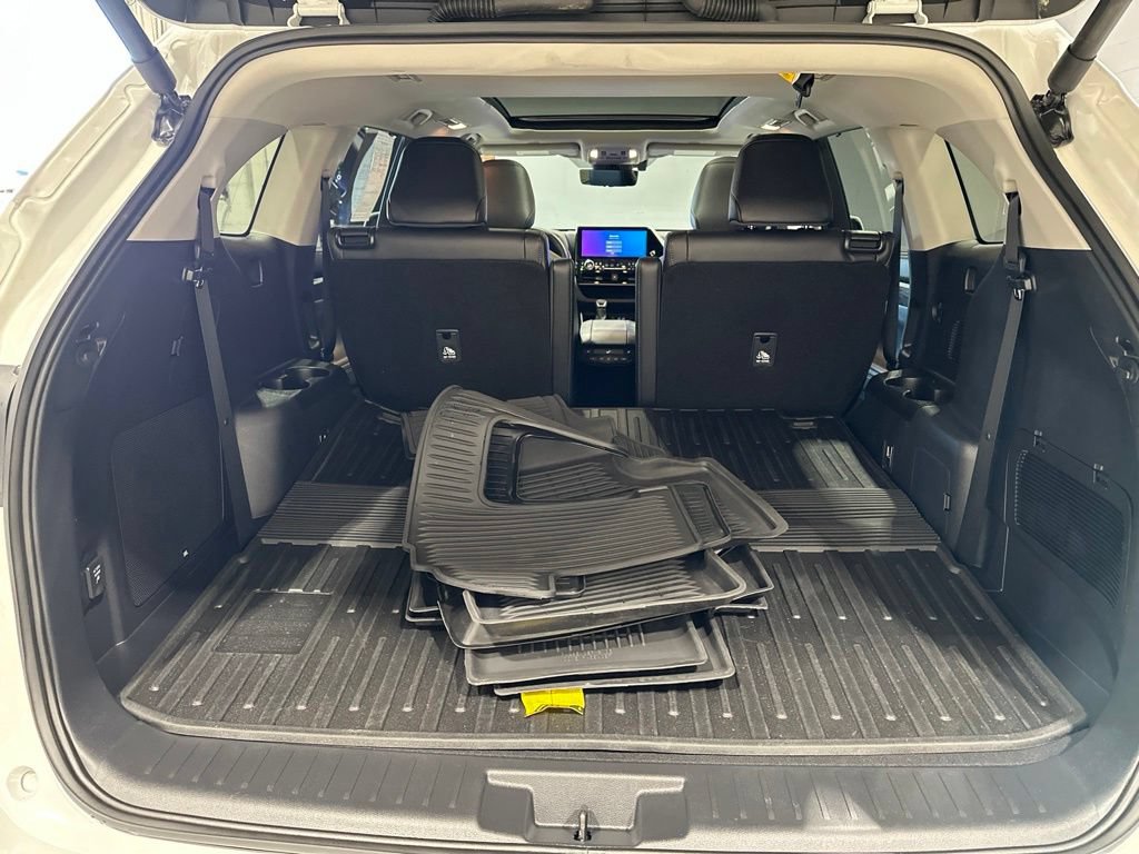 Certified 2026 Toyota Highlander Platinum AWD/4WD image 15