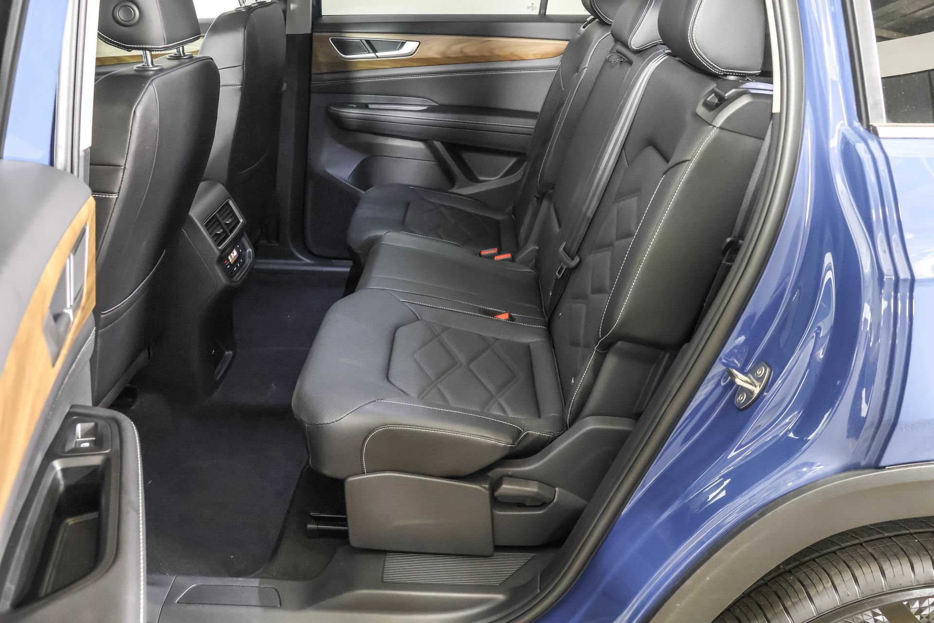 Used 2026 Volkswagen Atlas SE AWD/4WD image 35