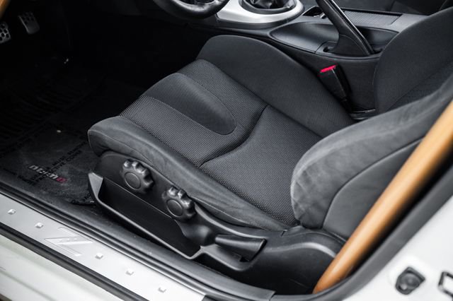 Used 2006 Nissan 350Z Coupe w/ (N93) Cargo Convenience Pkg image 53