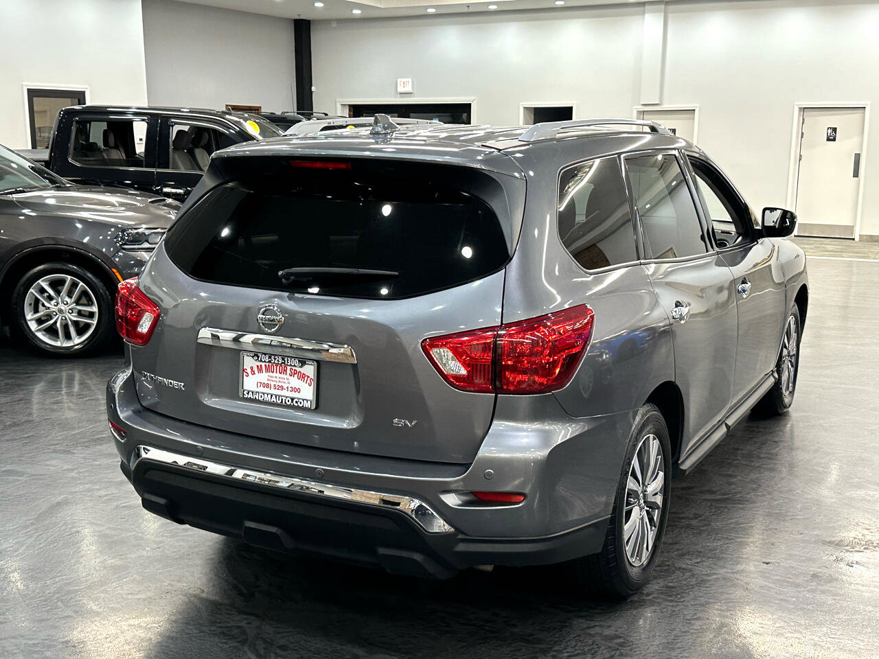 Used 2019 Nissan Pathfinder SV image 10