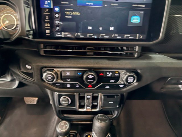 Certified 2025 Jeep Gladiator Sport AWD/4WD image 31