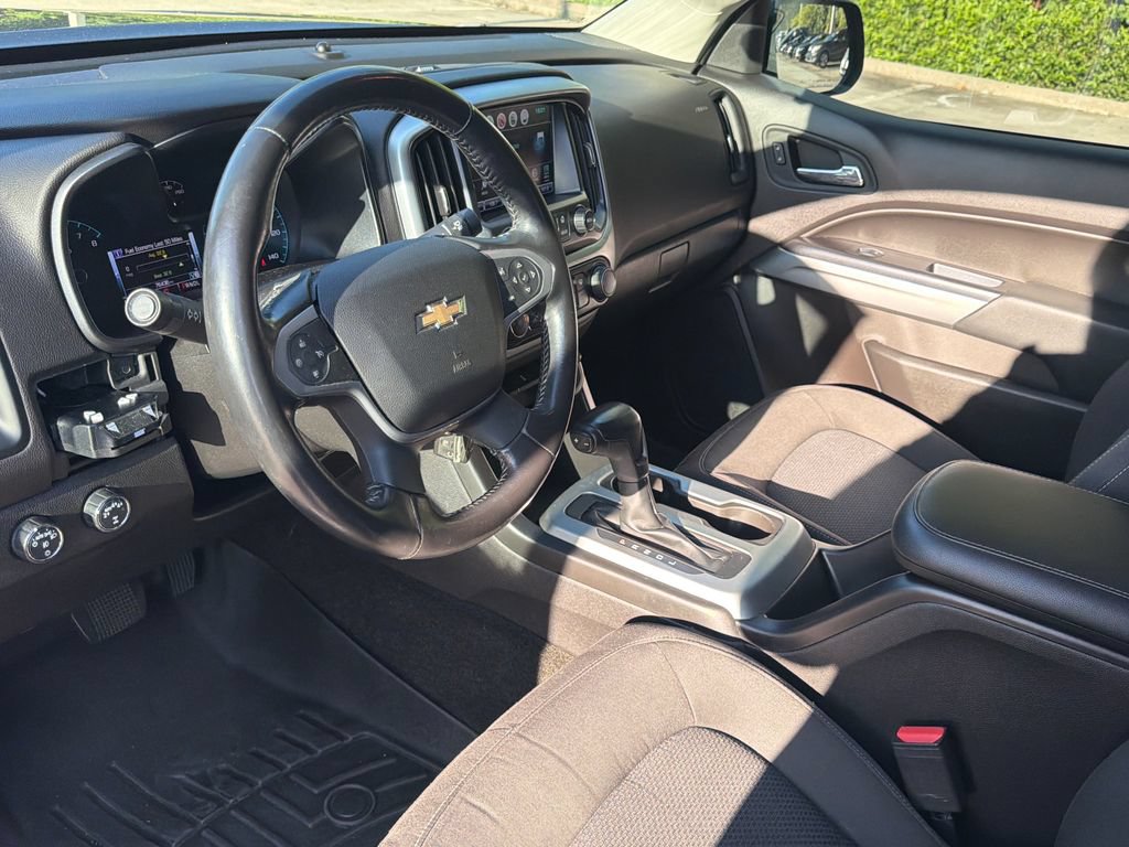 Used 2017 Chevrolet Colorado LT w/ LT Convenience Package AWD/4WD image 6
