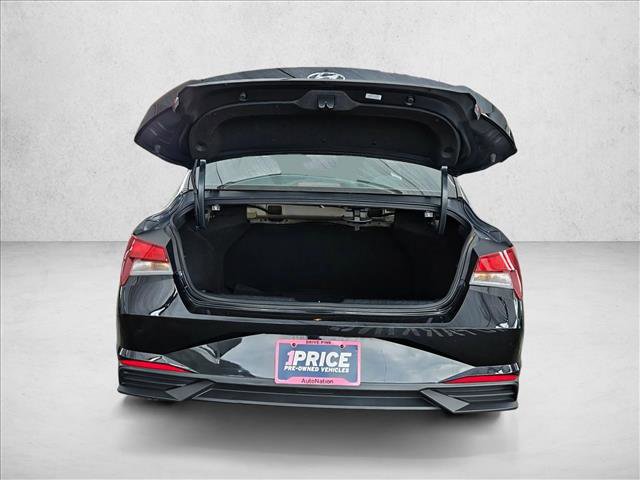 Certified 2023 Hyundai Elantra SEL w/ Convenience Package FWD image 6