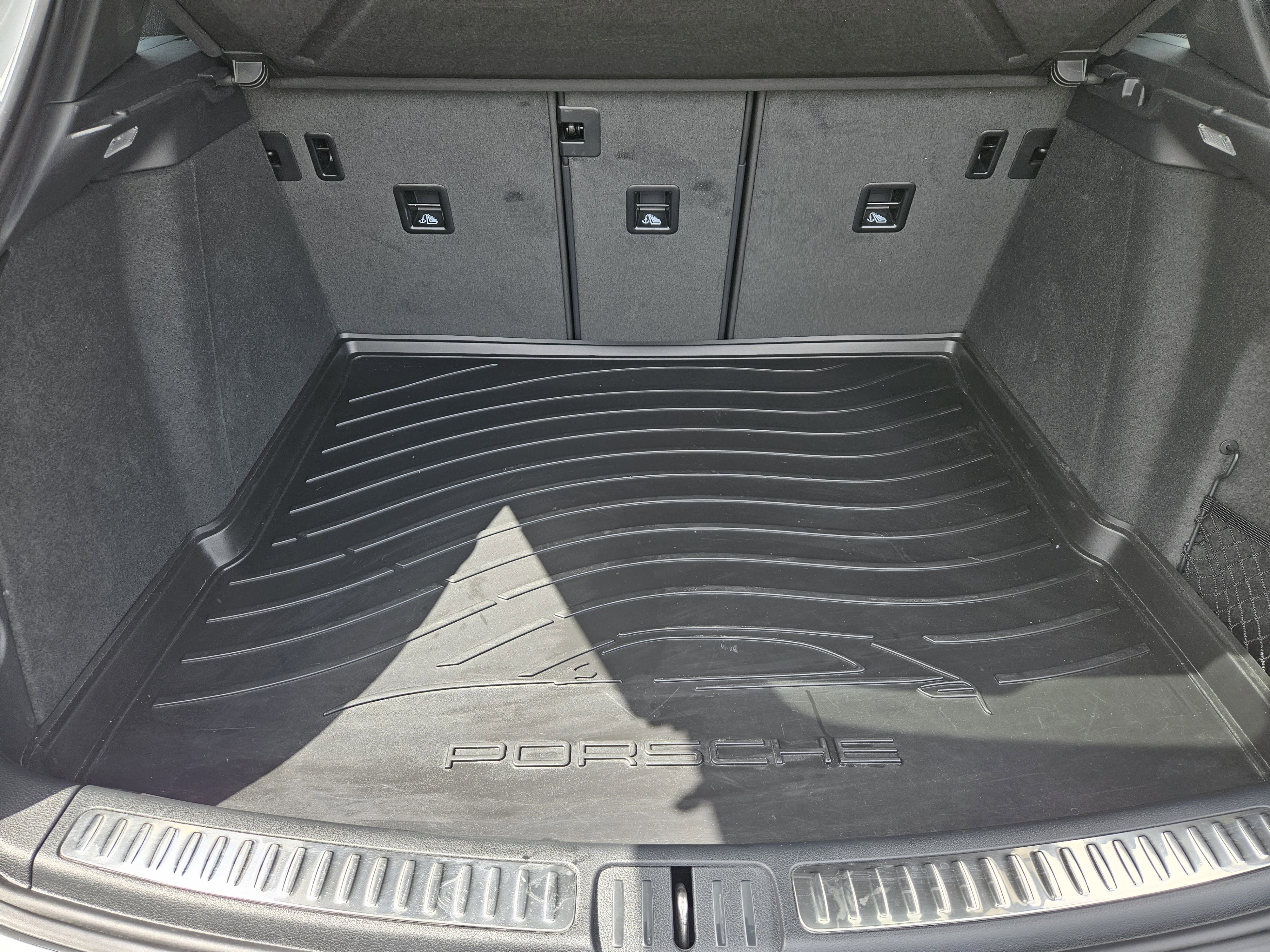 Certified 2026 Porsche Macan AWD/4WD image 31