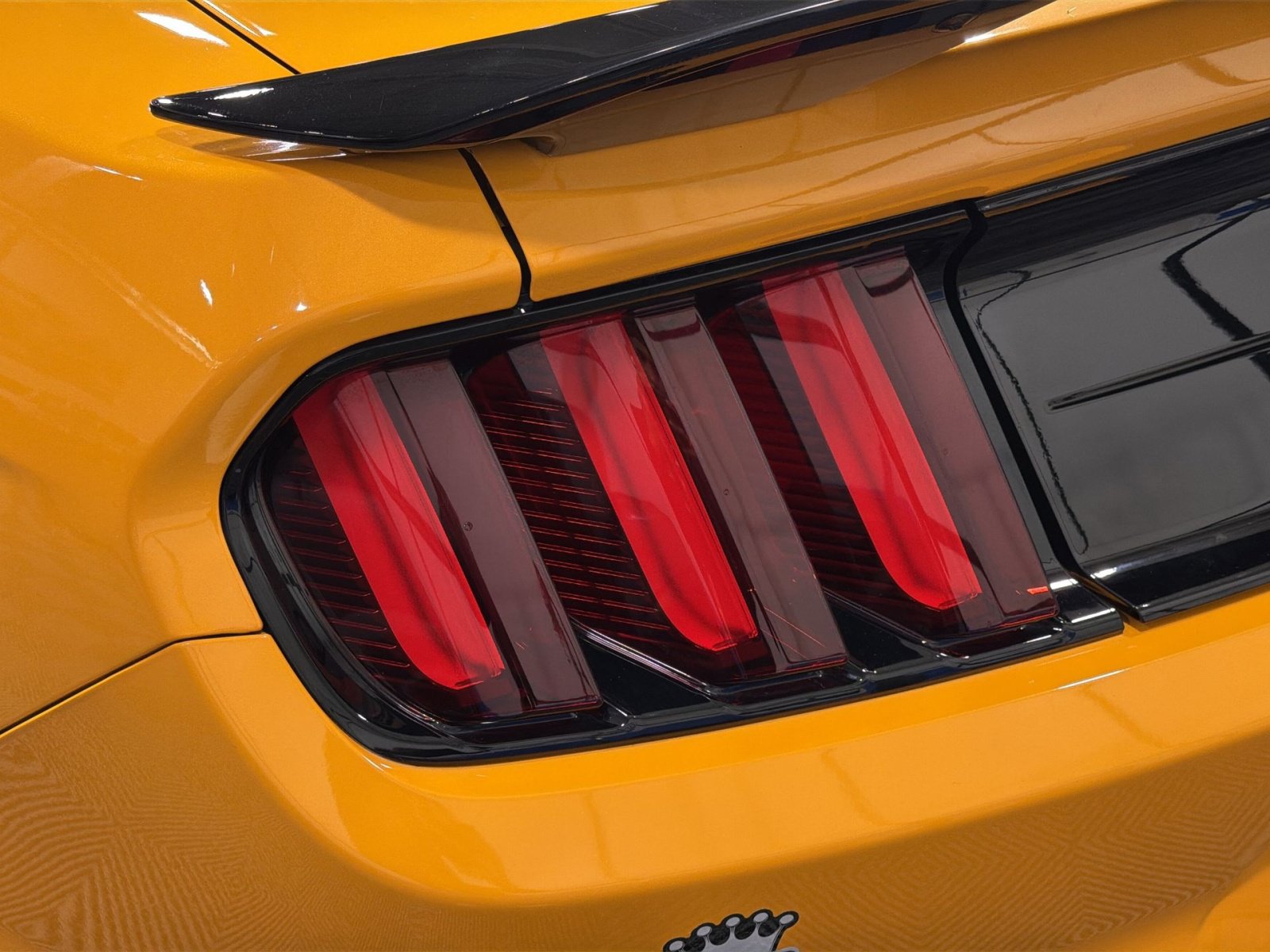 Used 2019 Ford Mustang Shelby GT350 w/ Technology Package RWD image 18