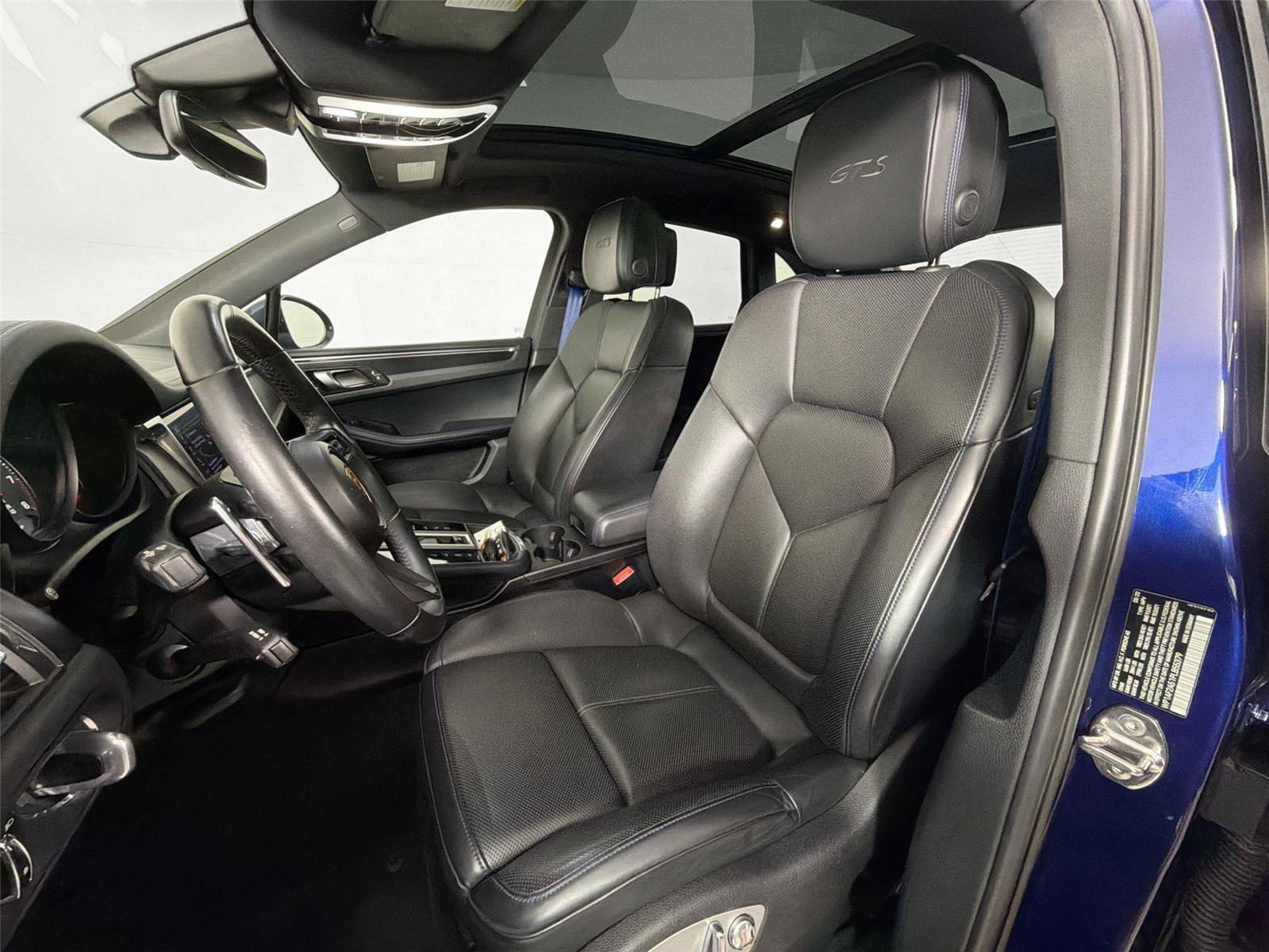 Certified 2023 Porsche Macan GTS w/ Premium Package Plus AWD/4WD image 5