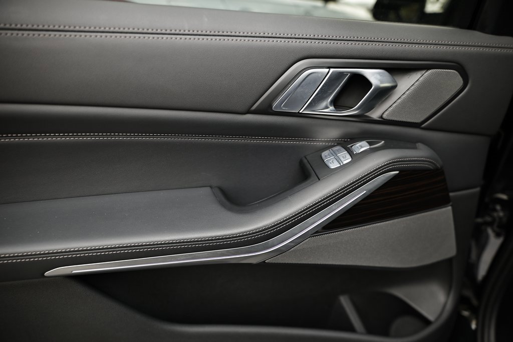 Used 2023 BMW X7 xDrive40i image 24