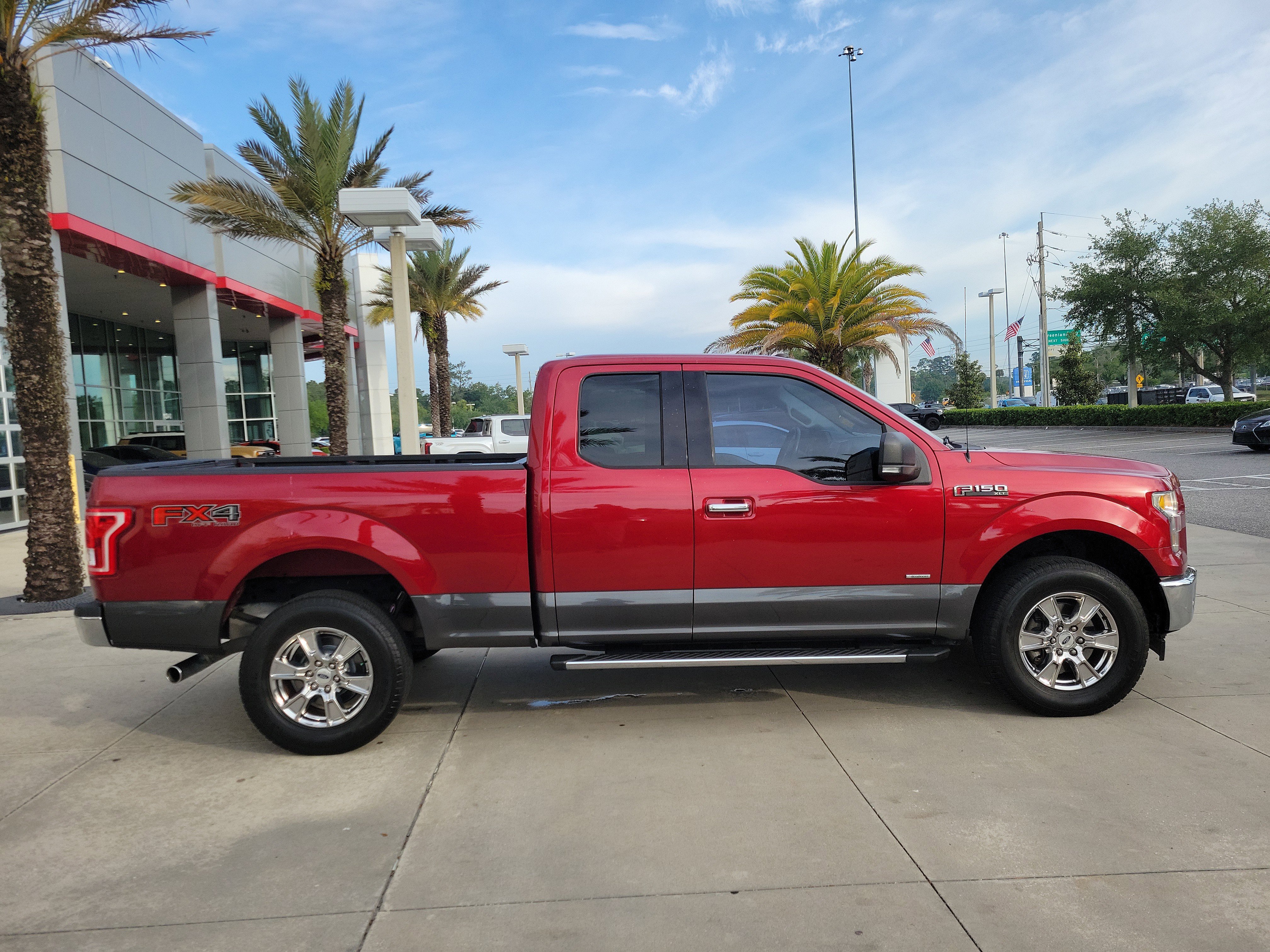 Used 2017 Ford F150 XLT w/ Equipment Group 302A Luxury image 7