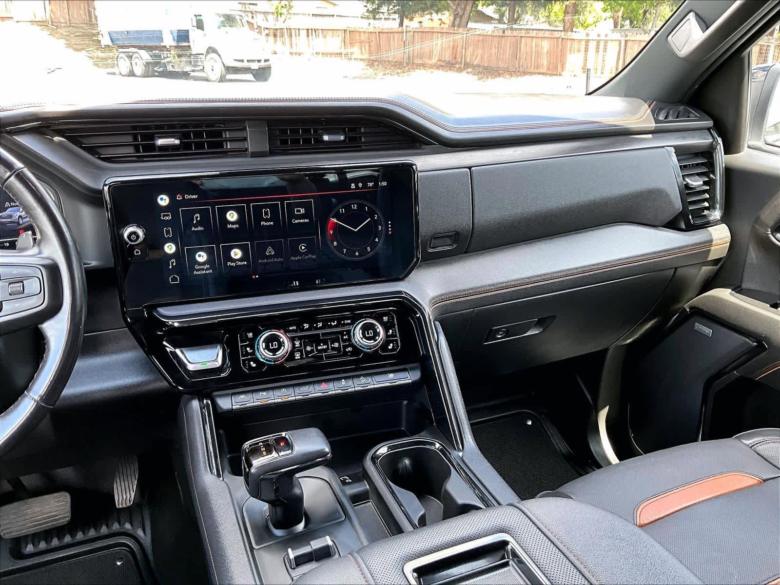 Used 2022 GMC Sierra 1500 AT4 w/ AT4 Premium Package AWD/4WD image 8