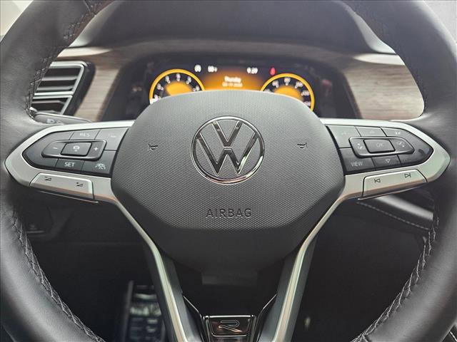 Used 2025 Volkswagen Atlas SEL Premium R-Line image 21