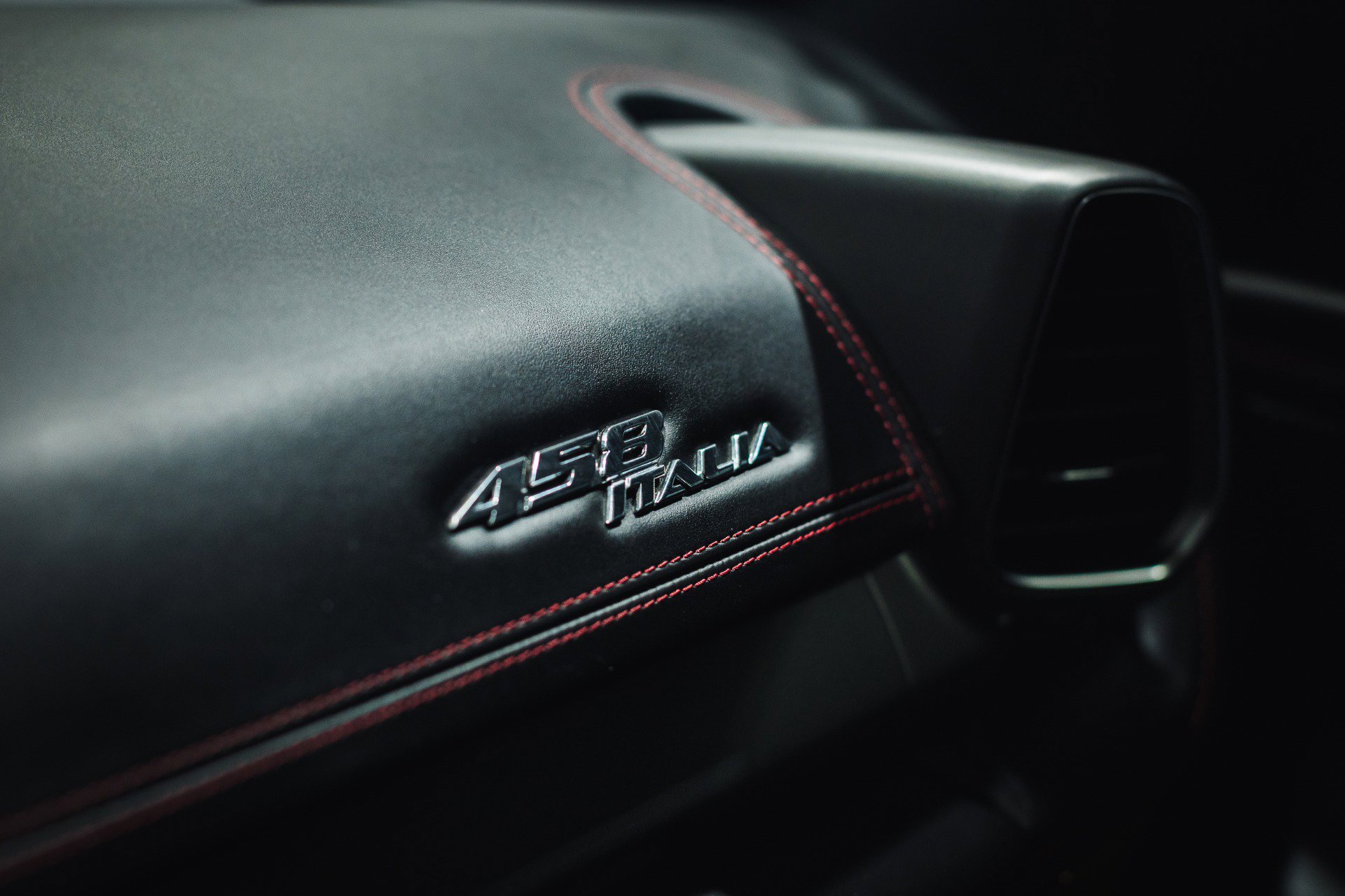 Used 2012 Ferrari 458 Italia Coupe image 16