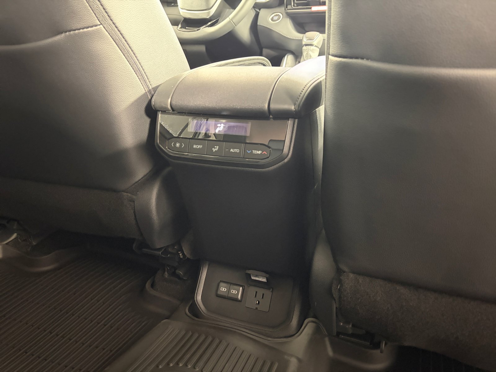 New 2026 Toyota Highlander Limited AWD/4WD image 32
