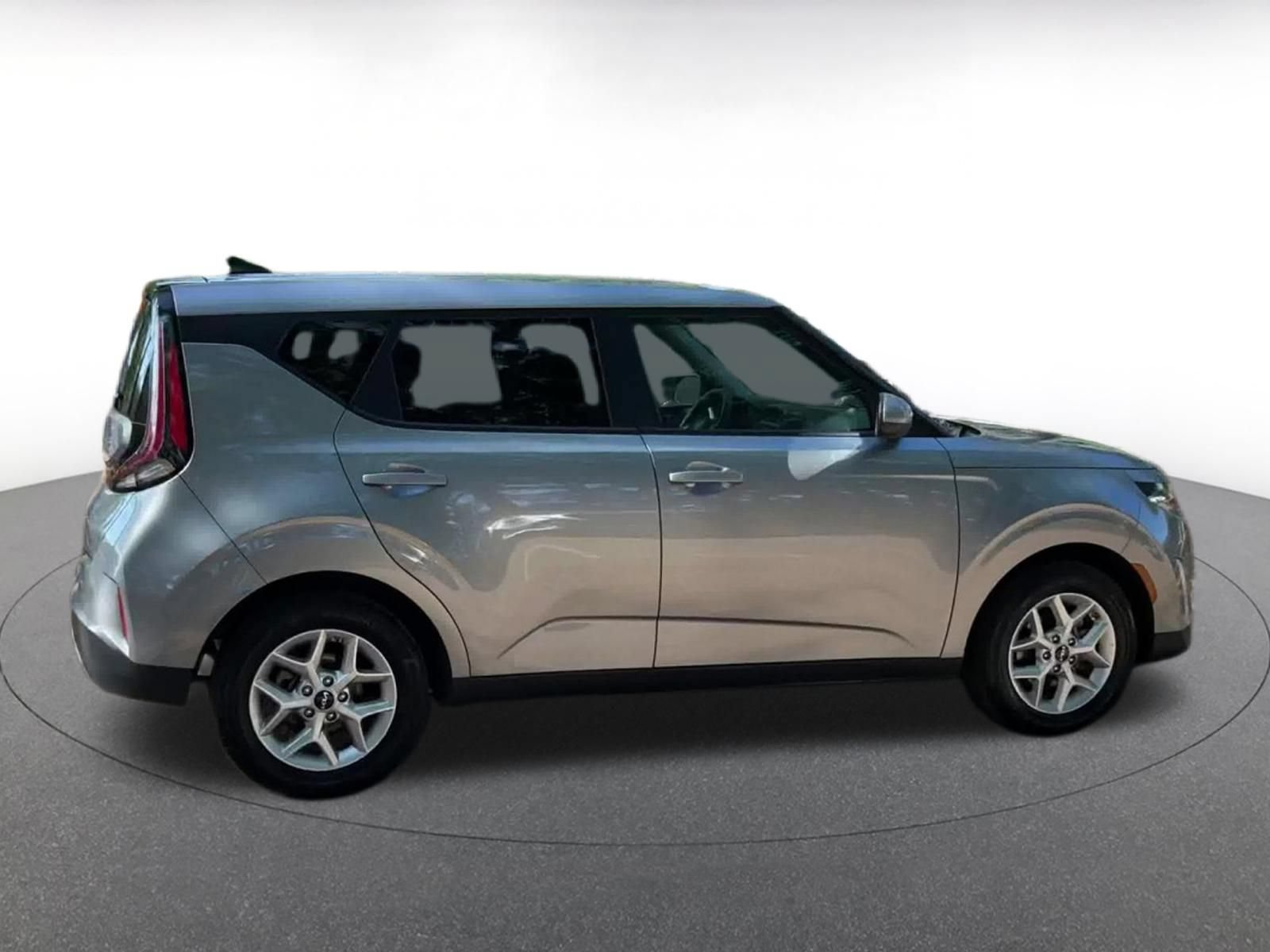 Used 2025 Kia Soul LX w/ LX Technology Package FWD image 16