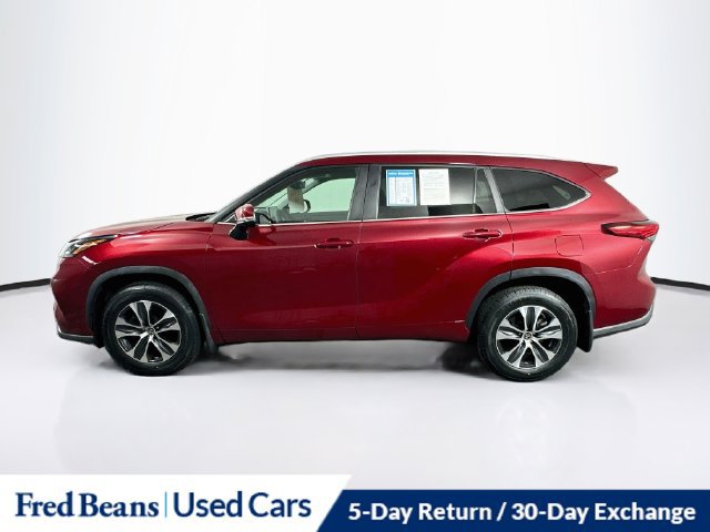 Used 2023 Toyota Highlander XLE AWD/4WD image 5
