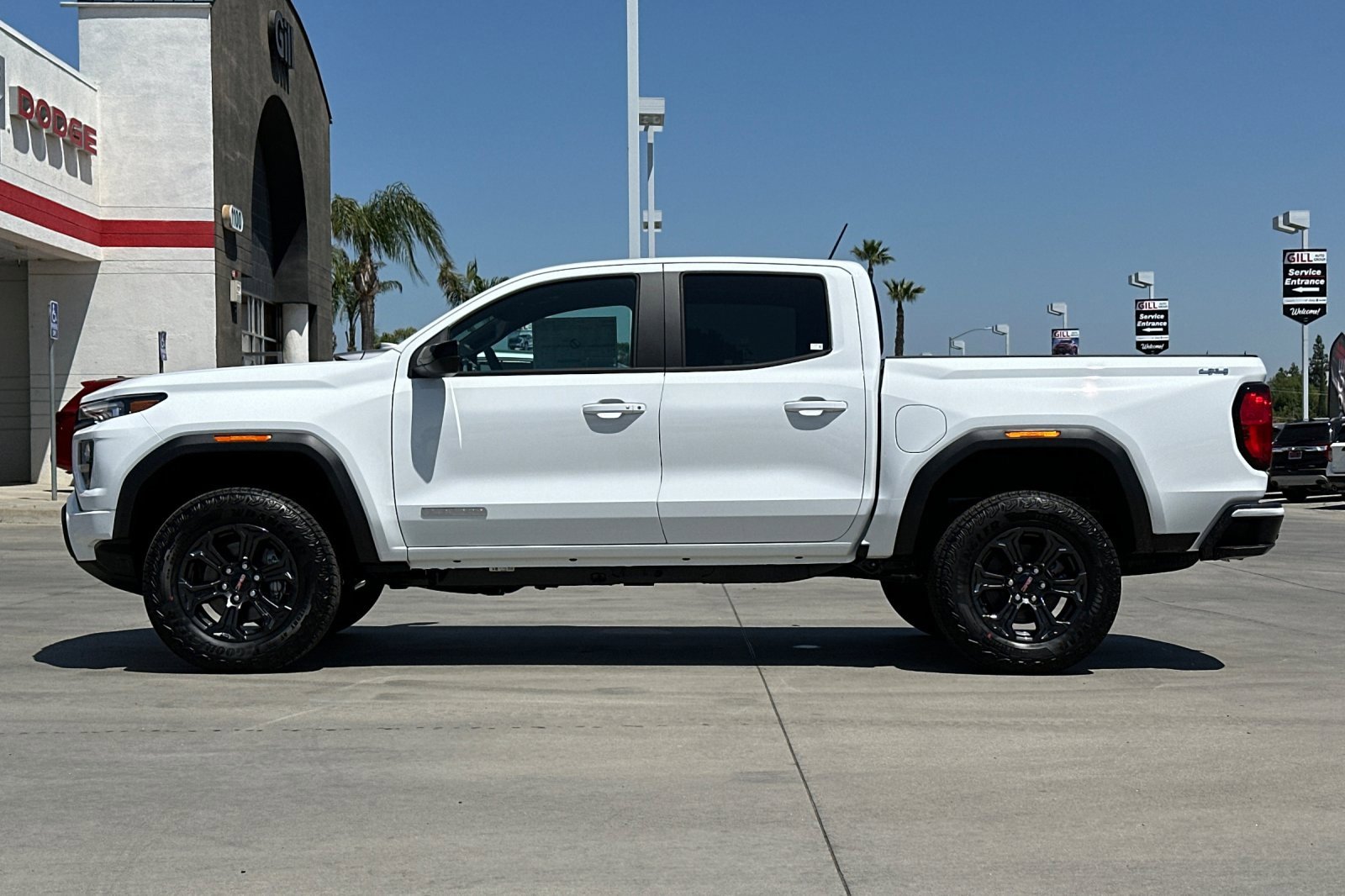 New 2025 GMC Canyon Elevation w/ Convenience Package image 3