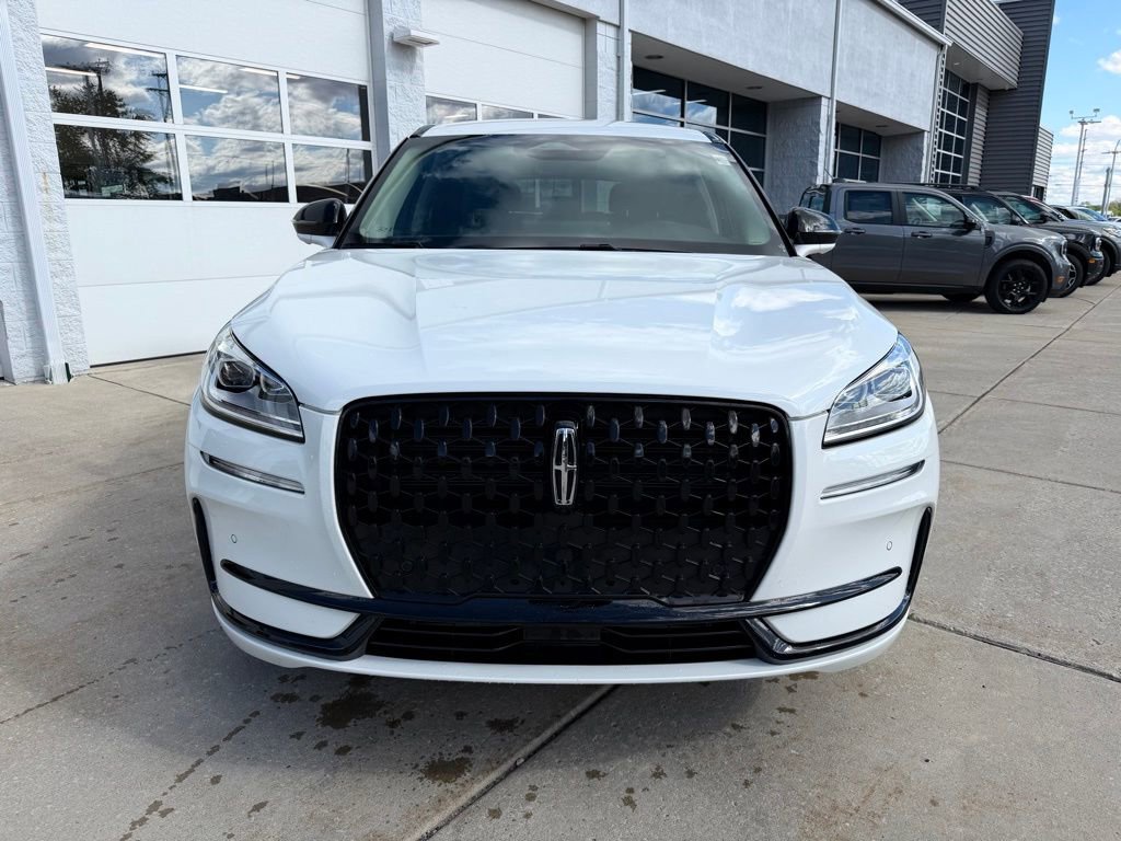 Used 2025 Lincoln Corsair Reserve w/ Jet Appearance Package FWD image 2