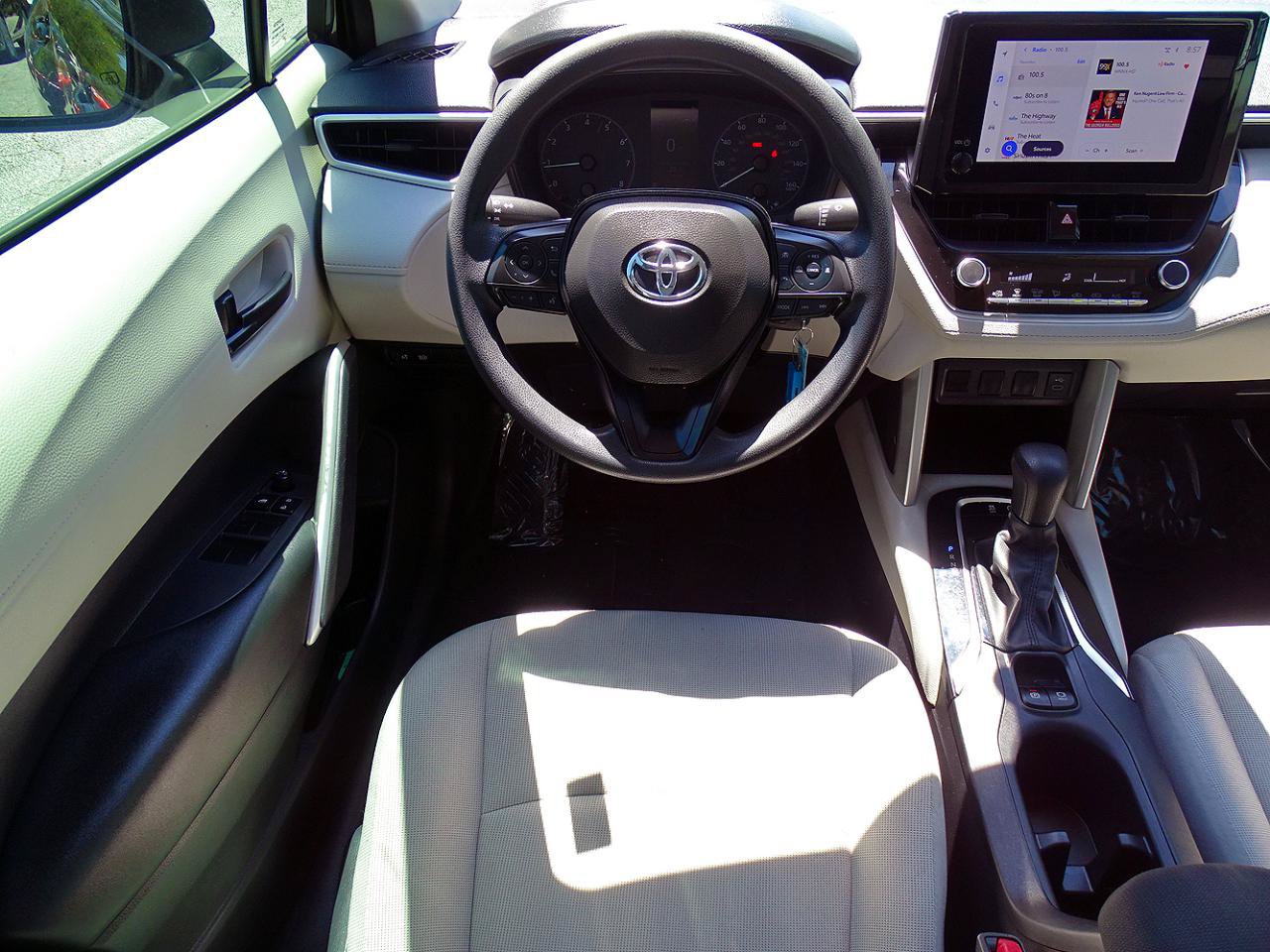 Used 2024 Toyota Corolla Cross L FWD image 28