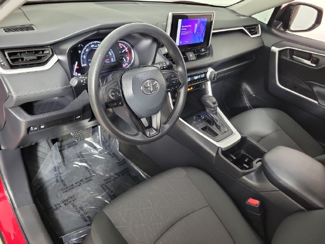 Used 2024 Toyota RAV4 XLE w/ Convenience Package FWD image 18