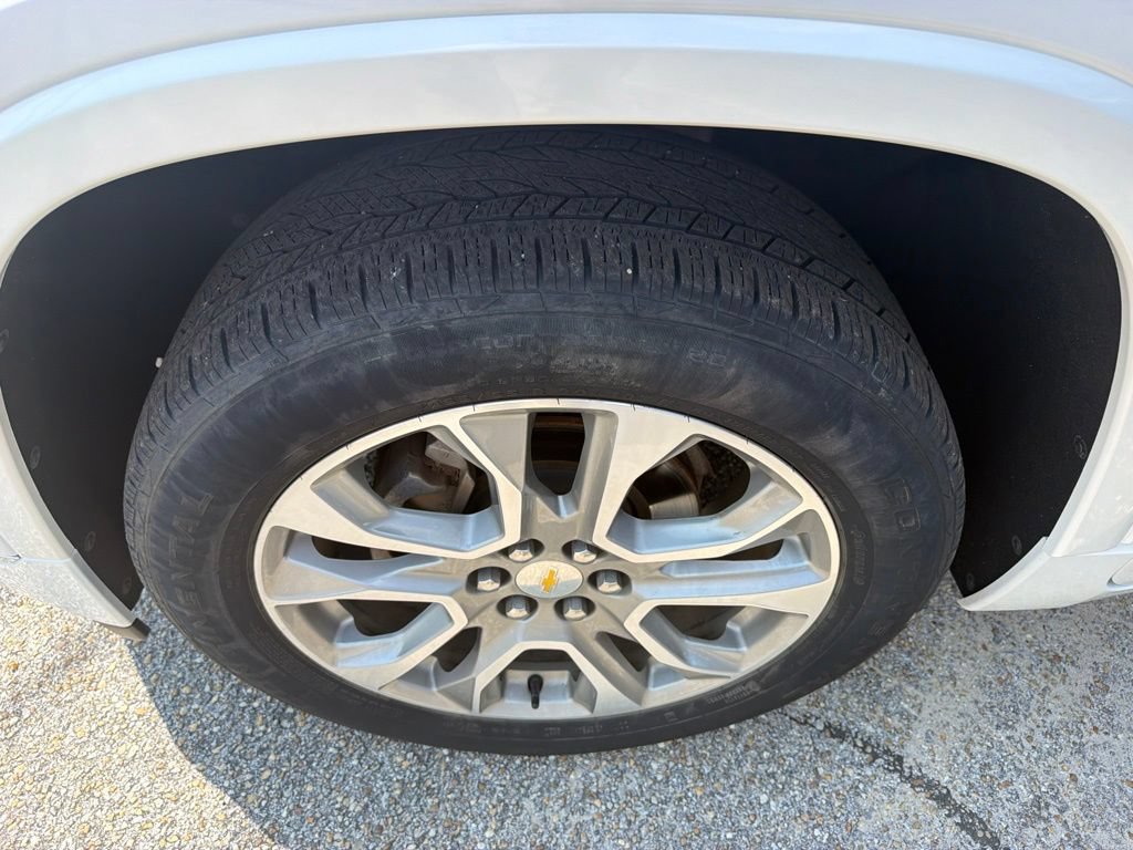 Used 2020 Chevrolet Traverse Premier FWD image 9