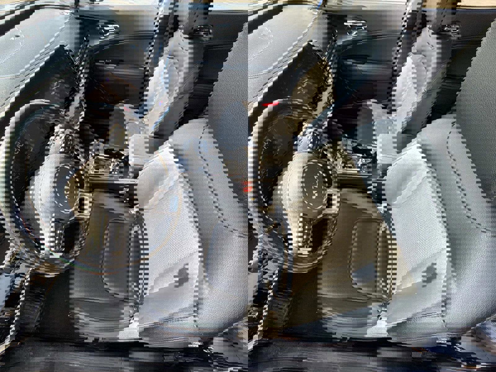 Used 2023 Kia Sportage EX image 3