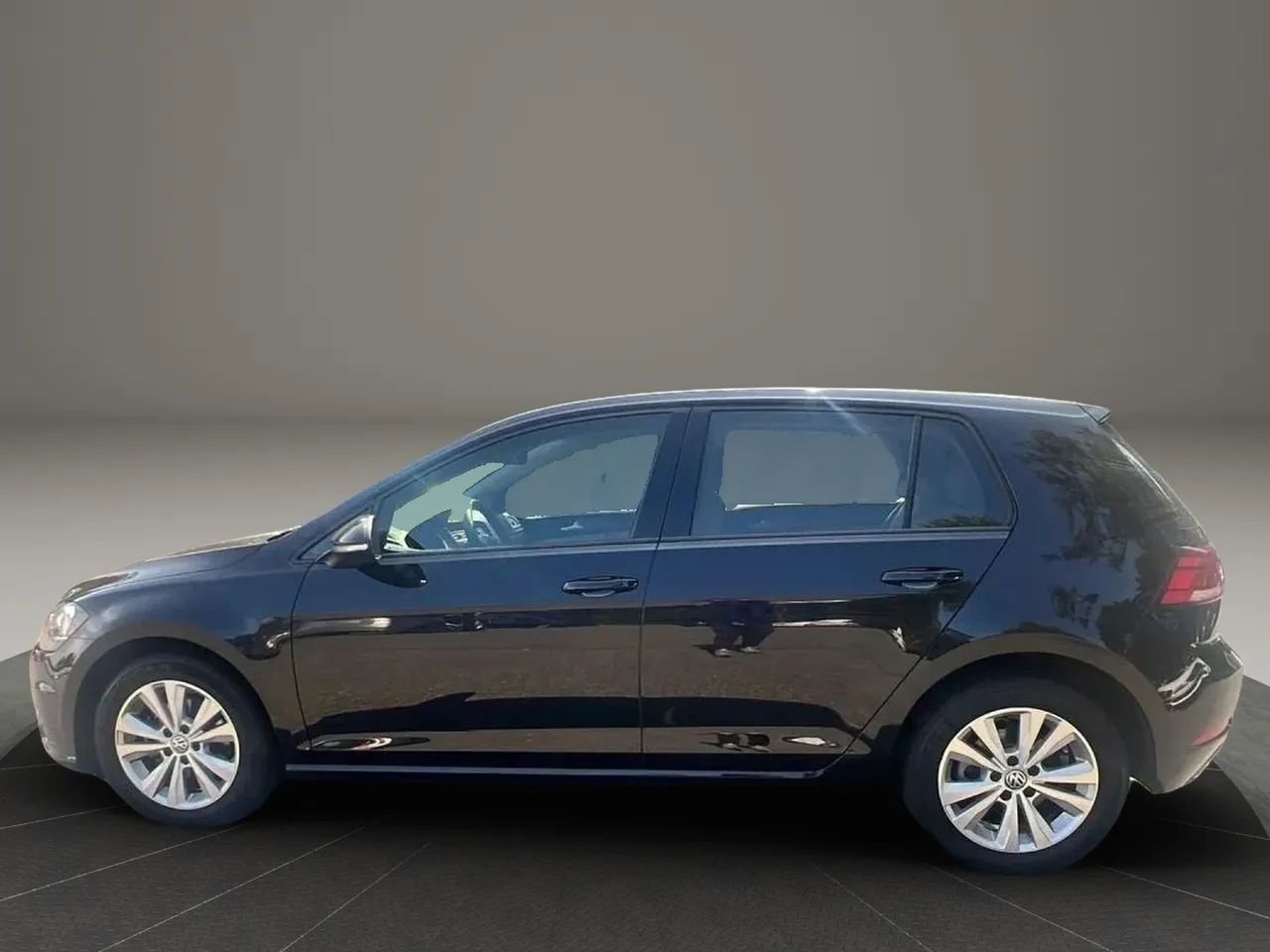 Used 2020 Volkswagen Golf 4-Door image 8