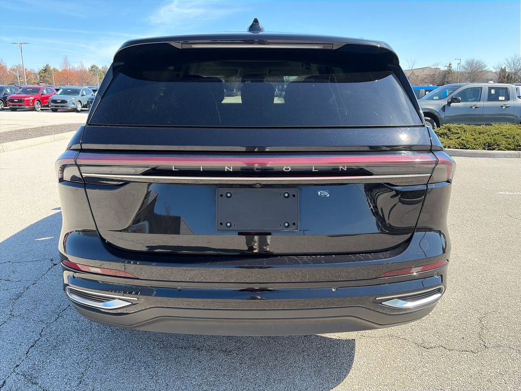 Used 2025 Lincoln Nautilus Premier w/ Equipment Group 102A image 8