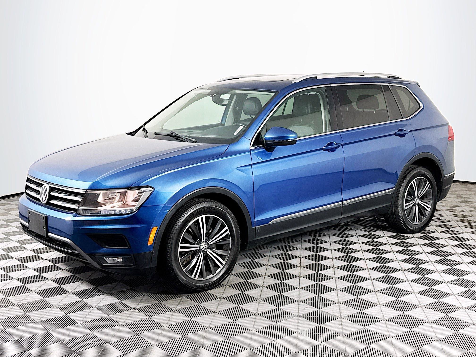 Used 2018 Volkswagen Tiguan SEL w/ 3rd Row Seat Package AWD/4WD image 4