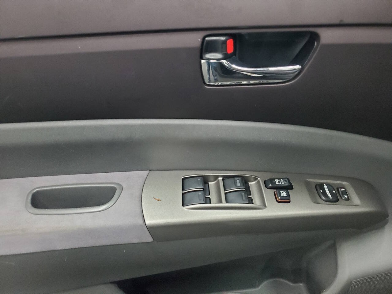 Used 2005 Toyota Prius FWD image 10