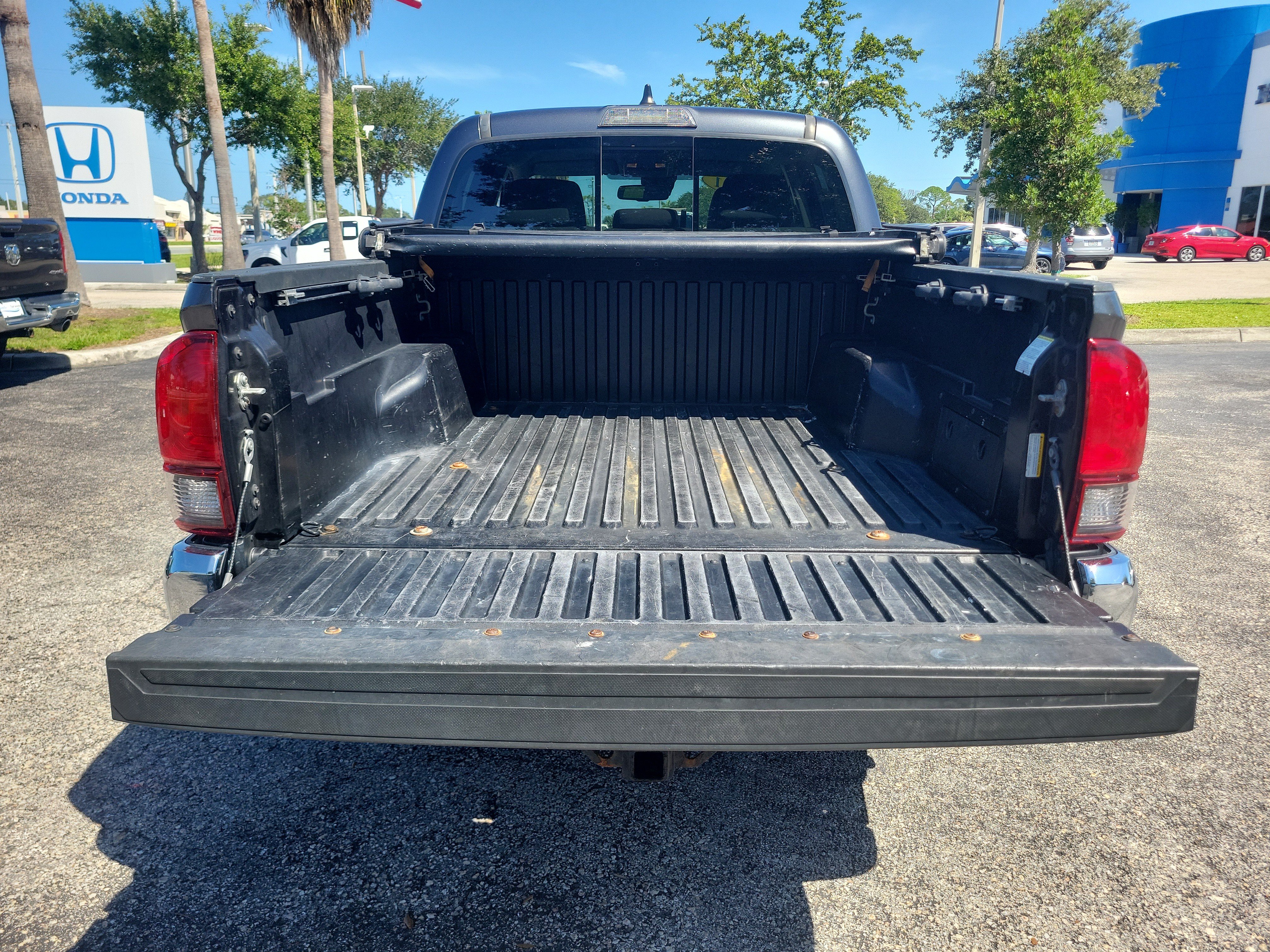 Used 2021 Toyota Tacoma SR5 RWD image 11