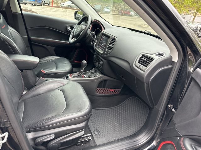 Used 2018 Jeep Compass Trailhawk w/ Leather Interior Group AWD/4WD image 31