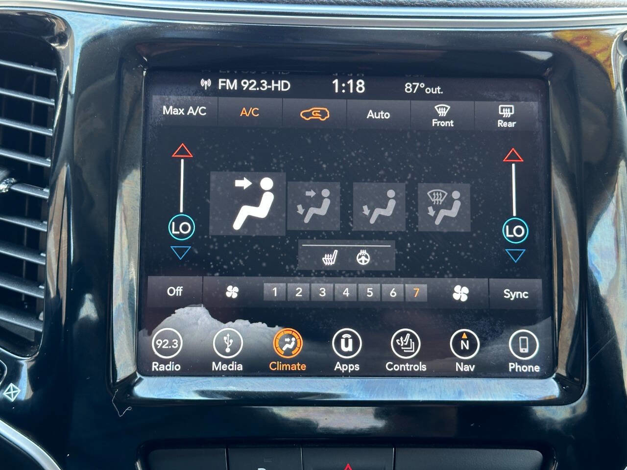 Used 2019 Jeep Cherokee Limited image 46