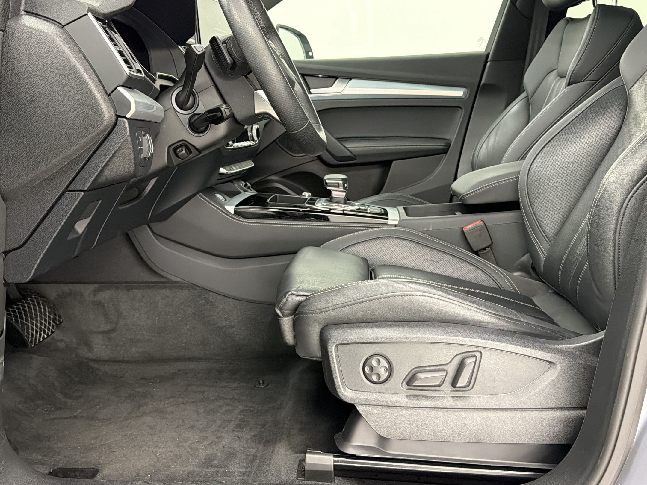 Used 2024 Audi Q5 2.0T Premium Plus w/ Premium Plus Package AWD/4WD image 5