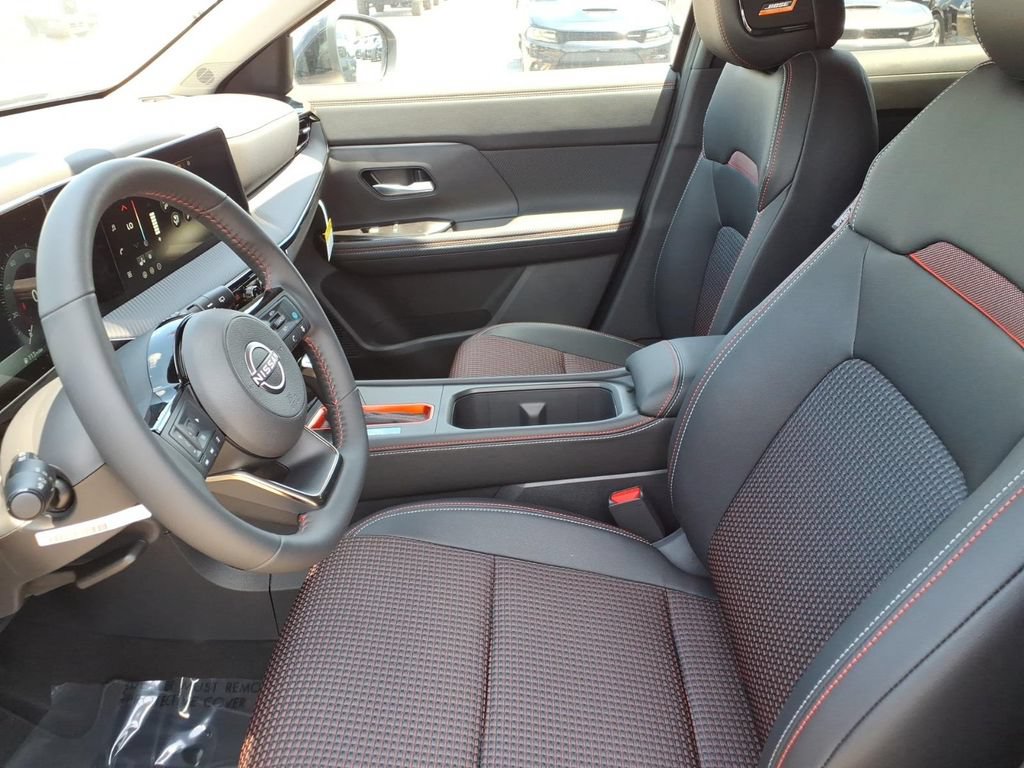 New 2026 Nissan Kicks SR w/ SR Premium Package AWD/4WD image 17
