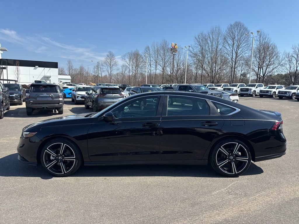 Used 2025 Honda Accord Sport image 2