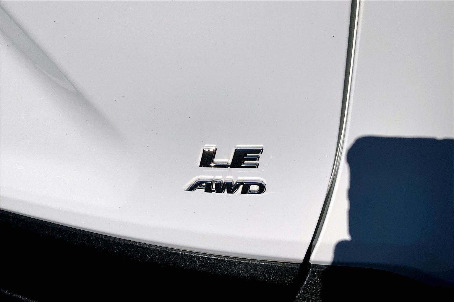 Used 2023 Toyota RAV4 LE AWD/4WD image 8