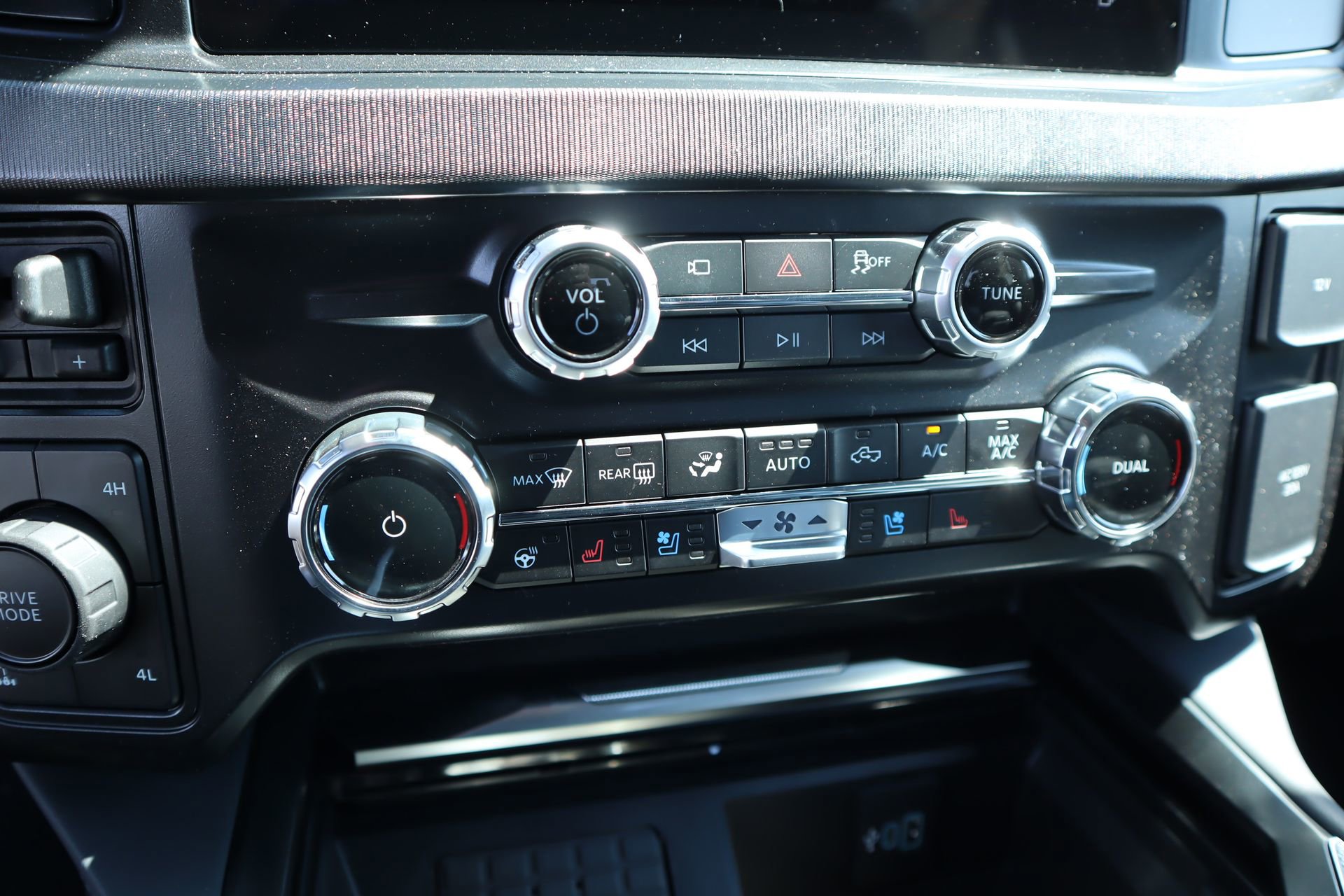 New 2026 Ford F250 Platinum image 7