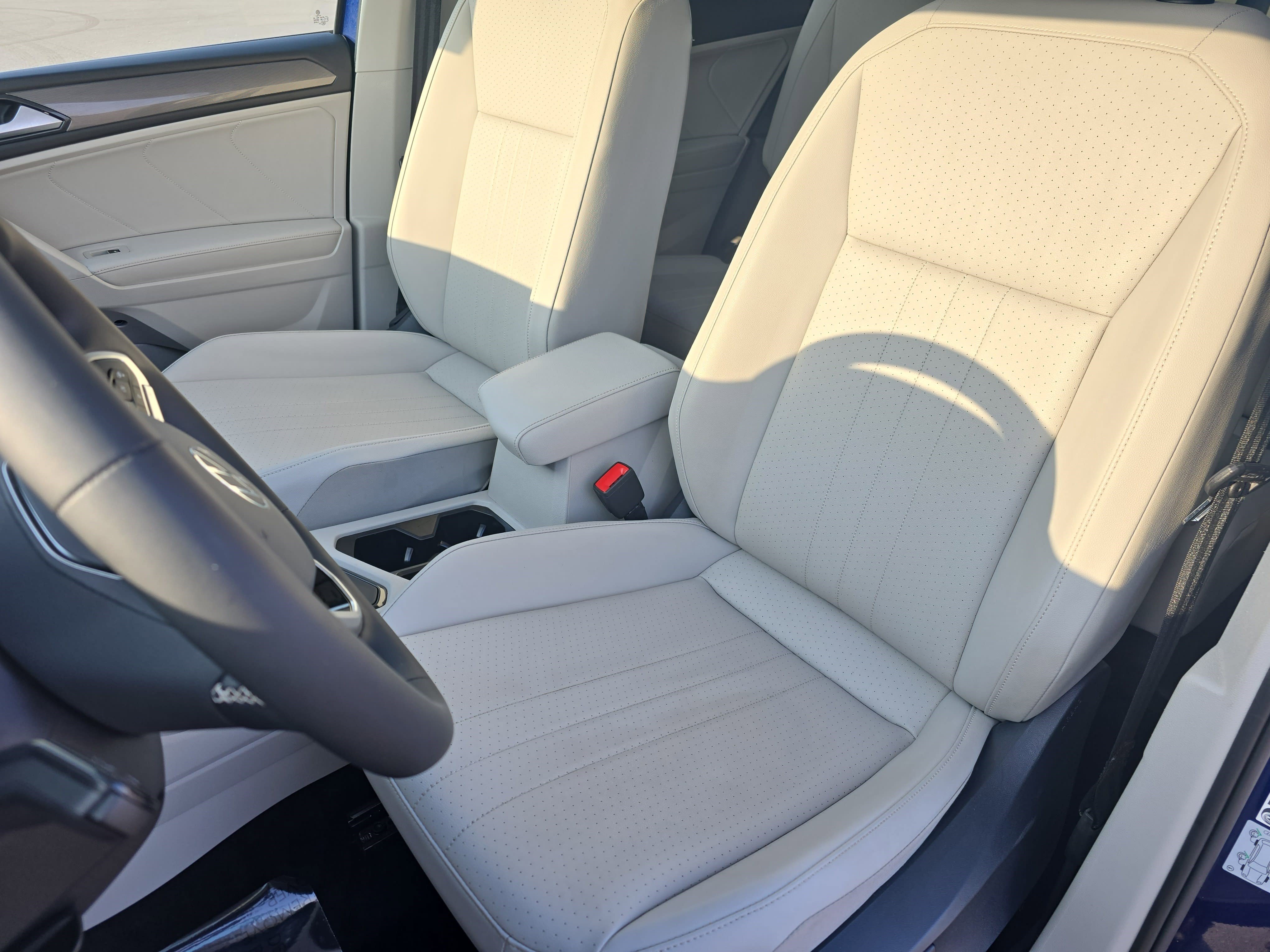 Used 2022 Volkswagen Tiguan SE image 15