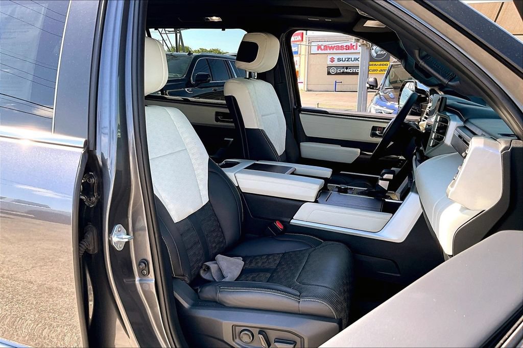 Used 2024 Toyota Sequoia Capstone AWD/4WD image 10