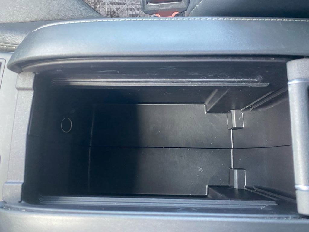 Used 2024 Toyota Highlander XLE image 26