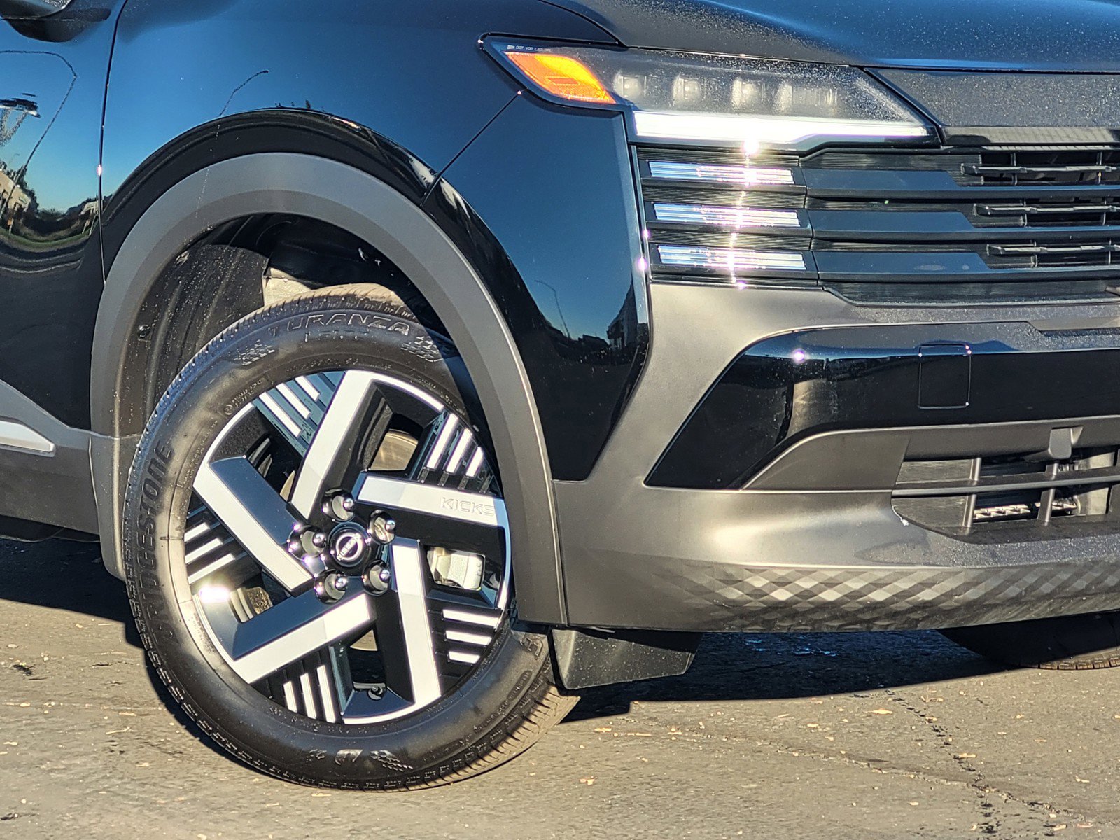 New 2026 Nissan Kicks SV image 3