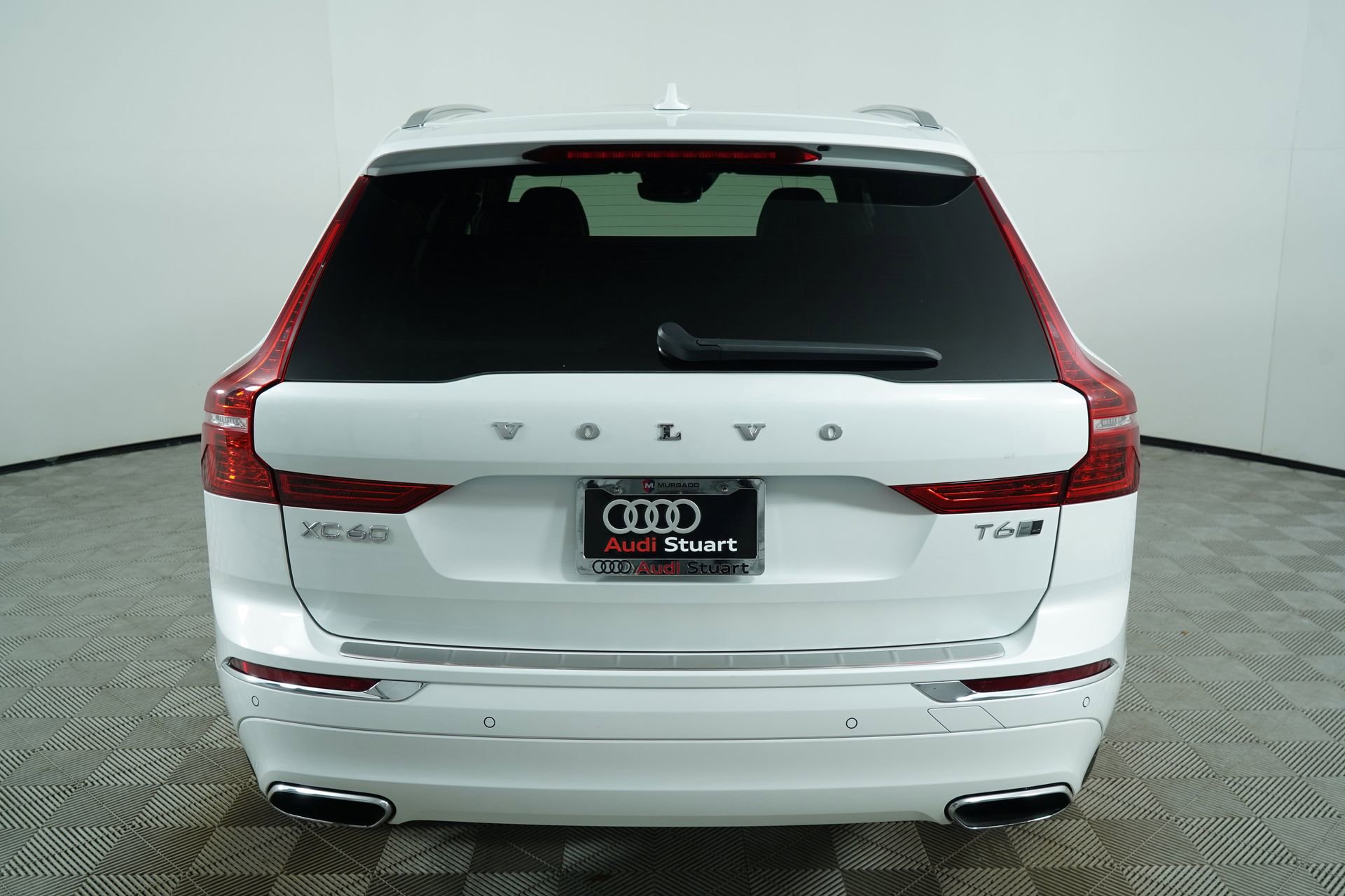 Used 2020 Volvo XC60 T6 Inscription w/ Protection Package Premier image 9