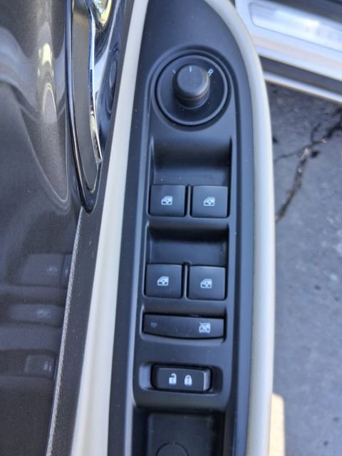 Used 2019 Buick Encore Sport Touring AWD/4WD image 12