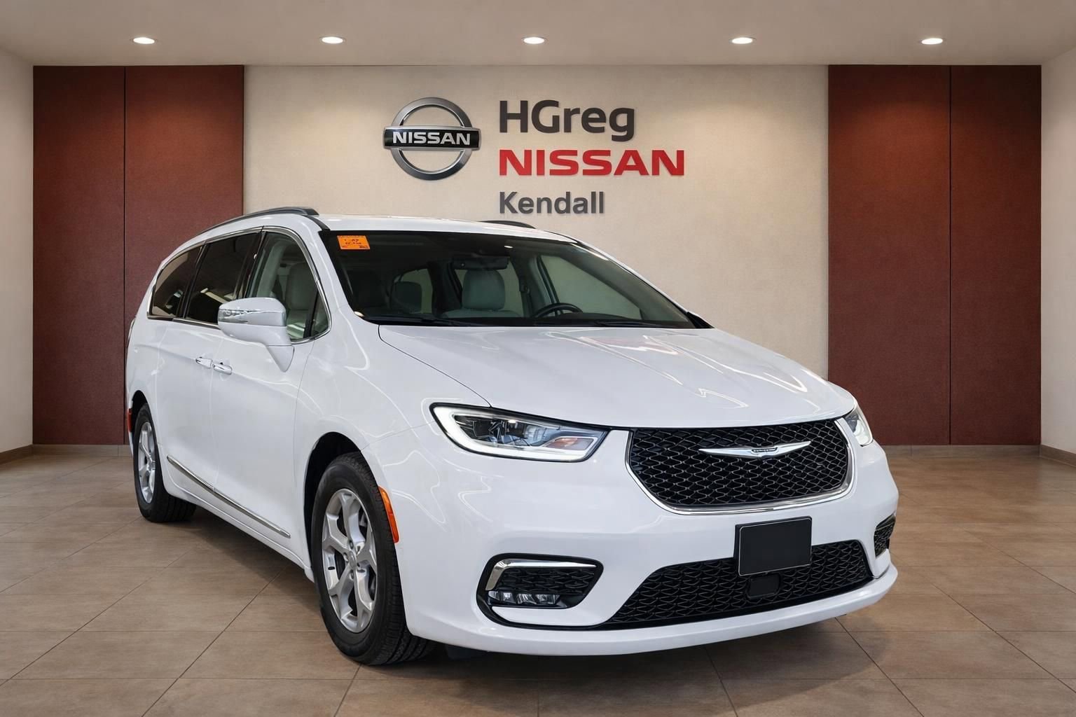 Used 2021 Chrysler Pacifica Limited w/ Premium & Safety Sphere Group image 6